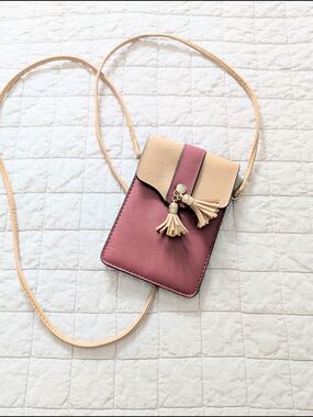 Urban Energy Crossbody Bag